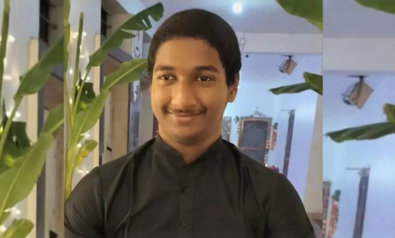 Bilaspur SIMS: Sad news...! The son of the head of the ENT department at SIMS committed suicide...he fell down after swinging from a ceiling fan.