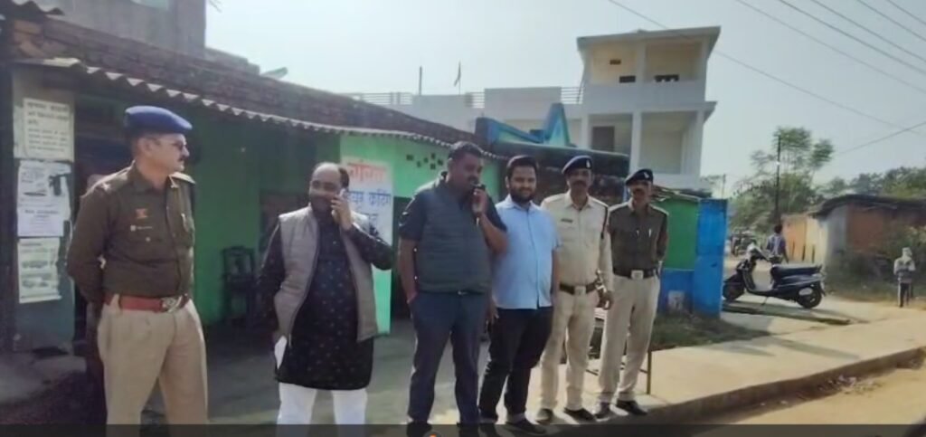 Bhoomi Pujan : मनेन्द्रगढ़ में राजनीतिक तनाव…! Ex MLA गुलाब कमरो हाउस अरेस्ट…भाजपा के प्रदेश अध्यक्ष को दिखाने जा रहे थे काला झंडा…यहां देखें Video