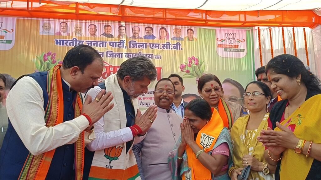 Municipal Elections : नगर निकाय चुनाव से पहले कांग्रेस में सेंध…! भाजपा ने अपने ही गढ़ में मारी बाजी…झगराखांड अध्यक्ष BJP में शामिल