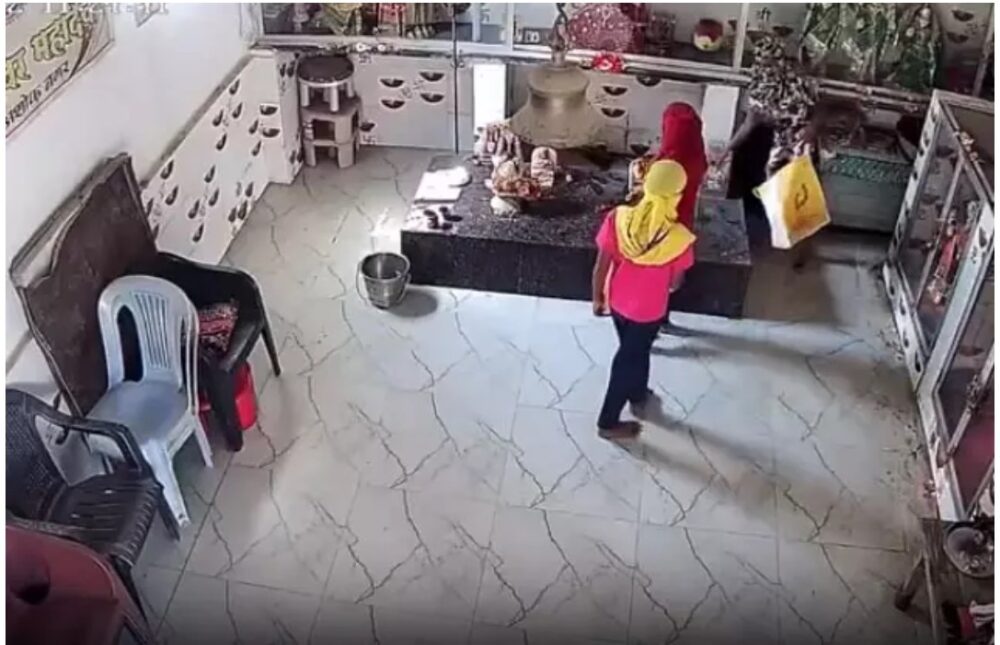 Donation Box Stolen: Big news from Bilaspur! Three minor girls stole a donation box from a temple and buried it in the soil...captured on CCTV.