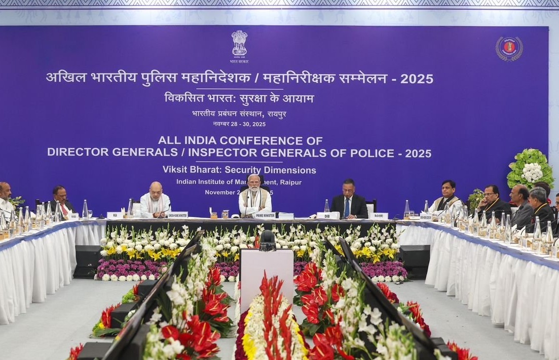 Last day at the DG-IG Conference: PM Modi held a deep discussion on security and policing! From artificial intelligence to policing...from breakfast to photo session...the DG-IG conference set a new direction...see here