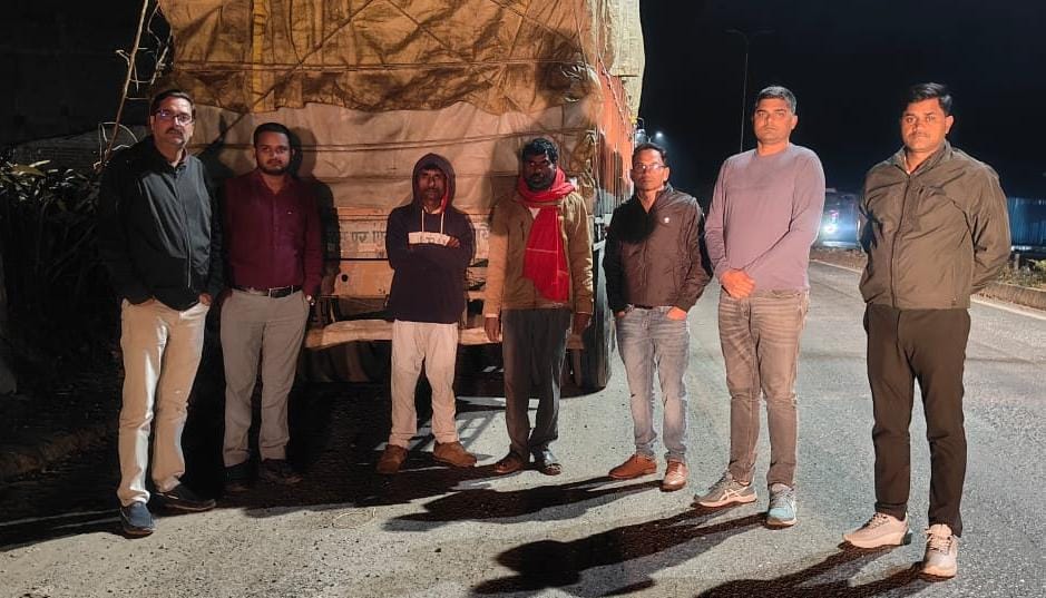 Action Against Illegal Paddy: Major action against illegal paddy in Mahasamund...! 452 bags of paddy seized... Crackdown on a trading firm along with two establishments... See point-wise here