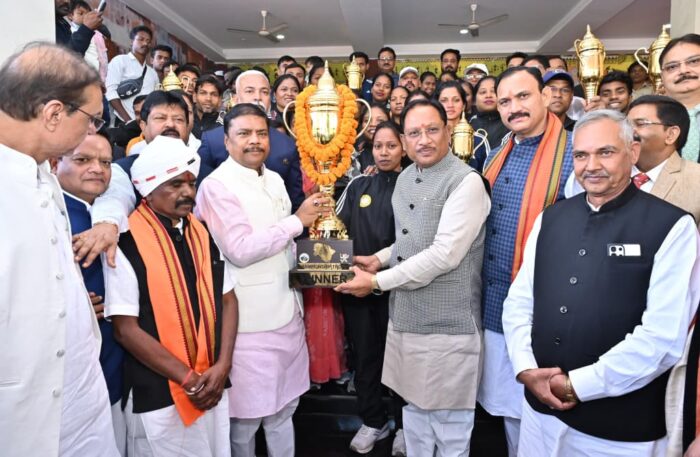 All India Forest Sports Meet: Chief Minister met and congratulated the winning players of the All India Forest Sports Meet; Chhattisgarh became the overall champion for the 13th consecutive time in the All India Forest Sports Meet.