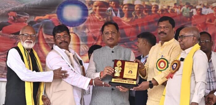 CM Announcement: Chief Minister attended the Gond youth-girl introduction conference, announced to provide Rs 5 lakh to the Gond community for socio-cultural activities.