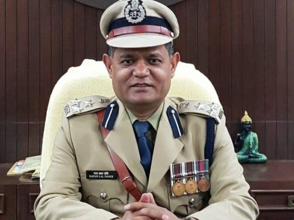 Sexual Harassment Allegations : यौन उत्पीड़न के आरोपों के बीच IG रतनलाल डांगी को हटाया गया…! अजय यादव को सौंपी गई पुलिस अकादमी चंदखुरी की जिम्मेदारी