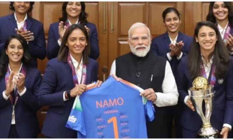Women's World Cup Winner: Indian cricket team meets Prime Minister Modi...! Presents 'NaMo 1' jersey