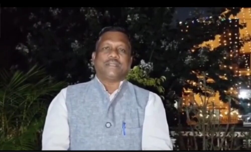 Expelled Ex-MLA: Former MLA Brihaspati Singh, expelled from his own party, has made serious allegations...! Congress state co-incharge and former in-charge Kumari Selja has been accused of demanding a bribe... Listen to the viral video here.