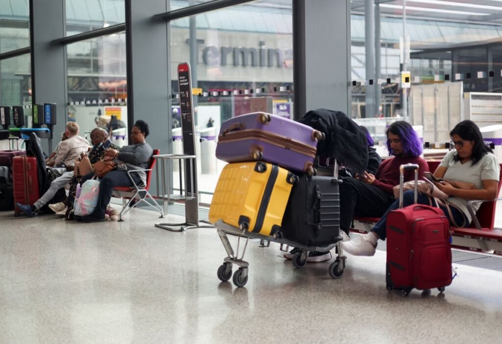 Indigo Crisis : बिग ब्रेकिंग…इंडिगो संकट के बीच उड्डयन मंत्रालय का बड़ा कदम…! प्रभावित रूटों पर लागू किया फेयर कैप…यहां देखें