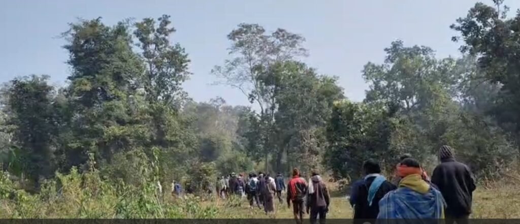 Tiger Reserve : गरियाबंद से बड़ी खबर…! 53 आरोपियों के साथ 53 तेज धार वाली कुल्हाड़ियां बरामद…तीन परिक्षेत्रों की संयुक्त टीम ने दबिश…यहां देखें Video