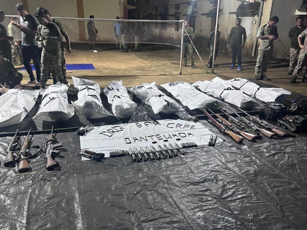 Bijapur Encounter Update : सर्च ऑपरेशन में मिले चार और शव…! एनकाउंटर में मारे गए माओवादियों की संख्या बढ़कर 16 हुई…3 जवान शहीद