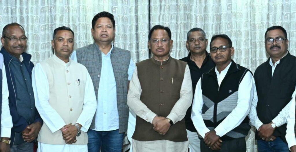 Courtesy Meet : मुख्यमंत्री विष्णुदेव साय से हल्बा-हल्बी समाज के प्रतिनिधिमण्डल ने की सौजन्य मुलाकात, शक्ति दिवस एवं अमर क्रांतिकारी शहीद गेंद सिंह जी के 201वीं शहादत दिवस समारोह के लिए दिया आमंत्रण