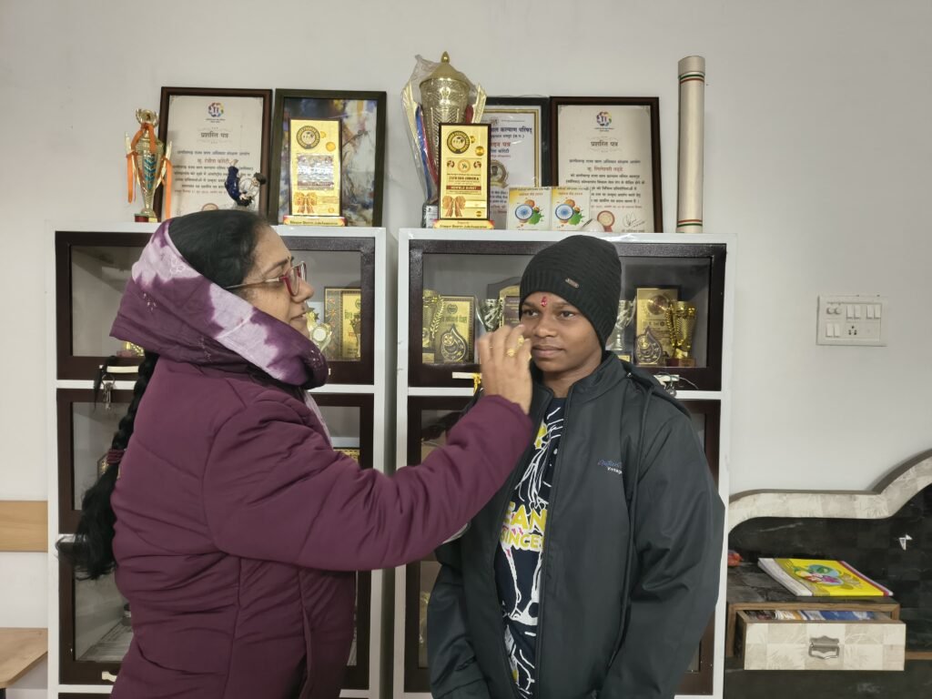 PM National Child Award : संघर्ष और मेहनत की मिसाल…! प्रधानमंत्री राष्ट्रीय बाल पुरस्कार के चयनित योगिता मंडावी…माता-पिता की मृत्यु के बाद भी हासिल किया मुकाम…बालिका गृह अधीक्षिका ने तिलक लगाकर किया विदा