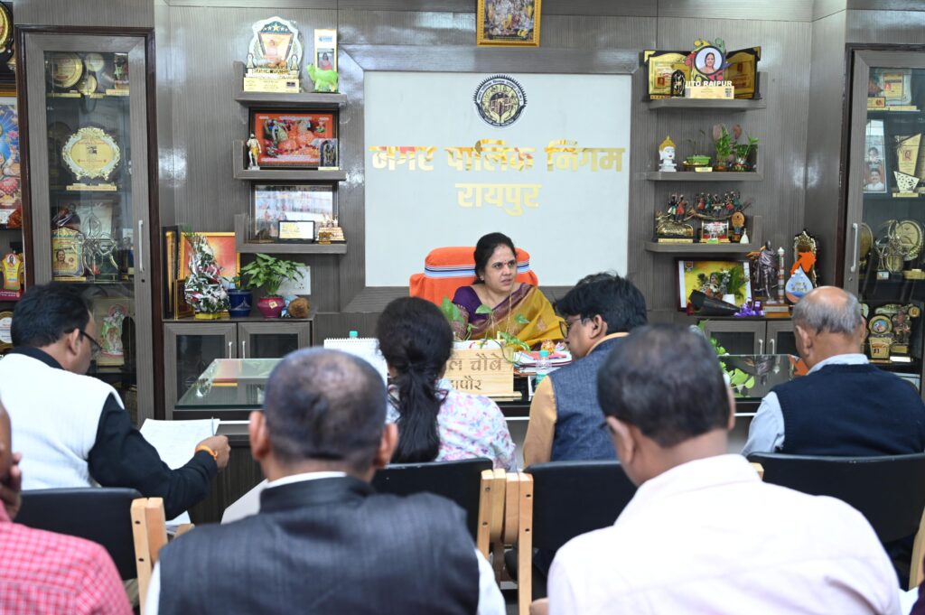 Mayor मीनल चौबे का मैराथन मंथन…! बड़े संपत्तिकर बकायादारों पर शिकंजा…छतों पर मोबाइल टावर और विज्ञापन होर्डिंग लगाने वालों की खैर नहीं…31 दिसंबर तक टैक्स भरने का अल्टीमेटम…वरना कार्रवाई तय…यहां देखें List