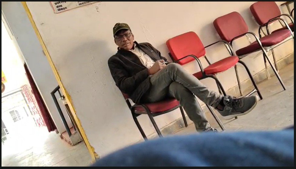 Jogisar High School : GPM में अनुशासनहीनता पर कार्रवाई…! शराब के नशे में पहुंचे टीचर…! शराब पार्टी करने की कही बात…Video वायरल होते ही शिक्षा विभाग ने लिया एक्शन…यहां सुनिए