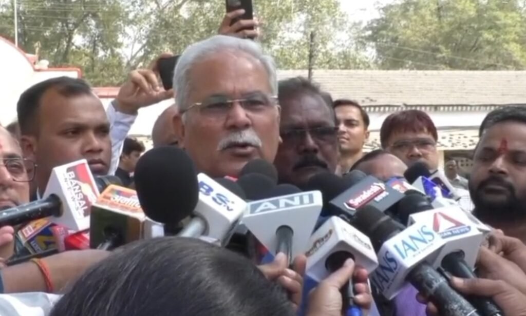 BJP vs Congress : बेटे की जमानत के बाद भूपेश बघेल का बड़ा बयान…! बोले- जब BJP मान रही है कि लखमा निर्दोष तो FIR क्यों…? यहां सुनिए Ex CM ने और क्या कहा VIDEO