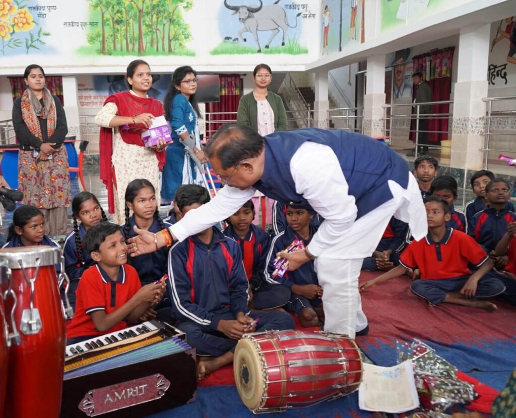 CM Vishnu : दिव्यांग बच्चों के बीच पहुंचे मुख्यमंत्री विष्णुदेव साय, दिव्यांग बच्चों की सुविधा के लिए मुख्यमंत्री की बड़ी घोषणा