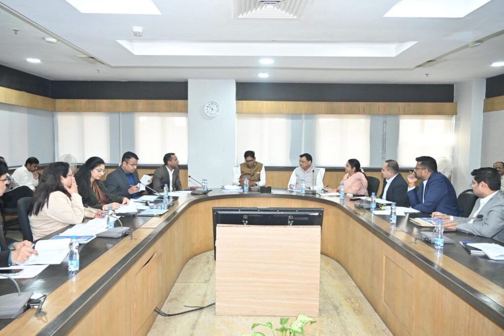 Chhattisgarh Budget 2026 : ब्रेकिंग…वित्त मंत्री और कैबिनेट मंत्रियों के बीच अहम बैठक शुरू…! वाणिज्य, उद्योग और श्रम विभाग के प्रस्तावों पर मंथन