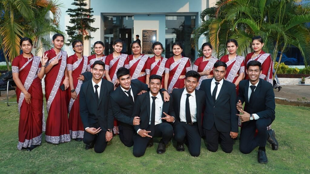 Youth Opportunity : छत्तीसगढ़ के युवाओं के लिए सुनहरा अवसर…! डेढ़ साल में नौकरी…3 साल में डिग्री और शानदार करियर…आवेदन की अंतिम तिथि 25 मार्च…यहां देखें पूरा प्रोसेस