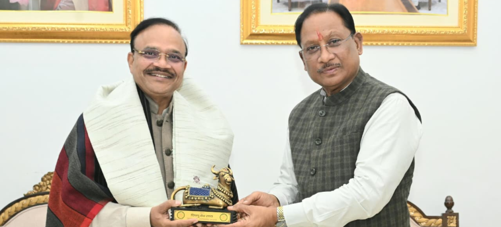 Courtesy Meet : मुख्यमंत्री साय से भारत स्काउट्स एवं गाइड्स के राष्ट्रीय अध्यक्ष डॉ. अनिल जैन की मुलाकात