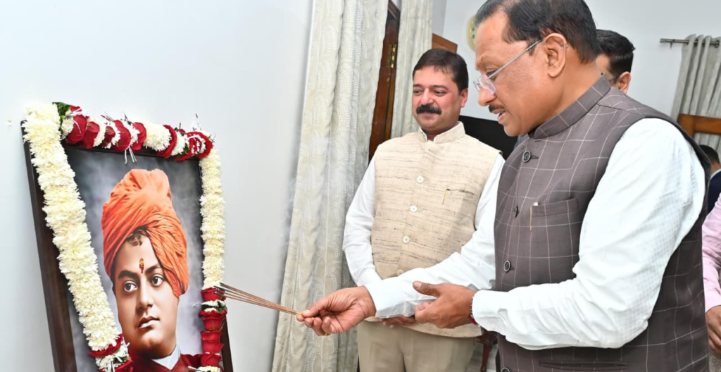 Swami Vivekananda Jayanti : स्वामी विवेकानंद जयंती पर मुख्यमंत्री विष्णु देव साय ने किया नमन, युवाओं से राष्ट्र निर्माण में आगे आने का आह्वान