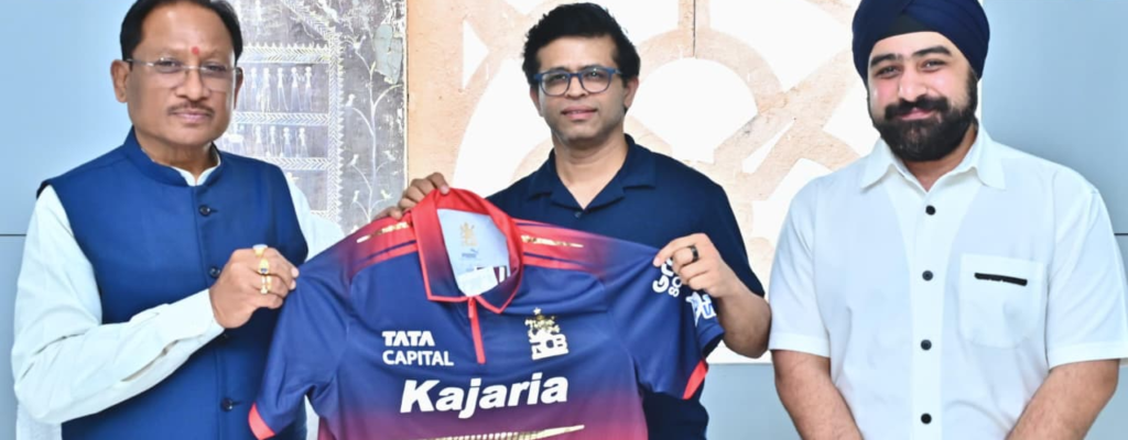 IPL : छत्तीसगढ़ में आईपीएल की तैयारी…मुख्यमंत्री साय को आरसीबी की जर्सी भेंट