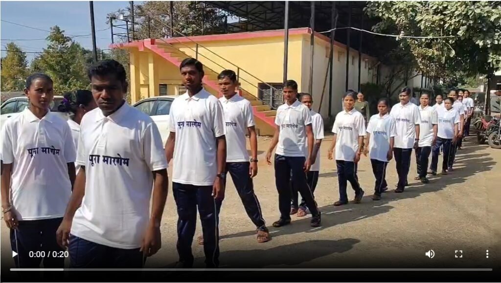 Anti-Naxal Operation : दंतेवाड़ा से बड़ी खबर…! 5-10 नहीं…63 नक्सलियों का किया आत्मसमर्पण…18 महिला नक्सली भी शामिल…यहां देखें Video