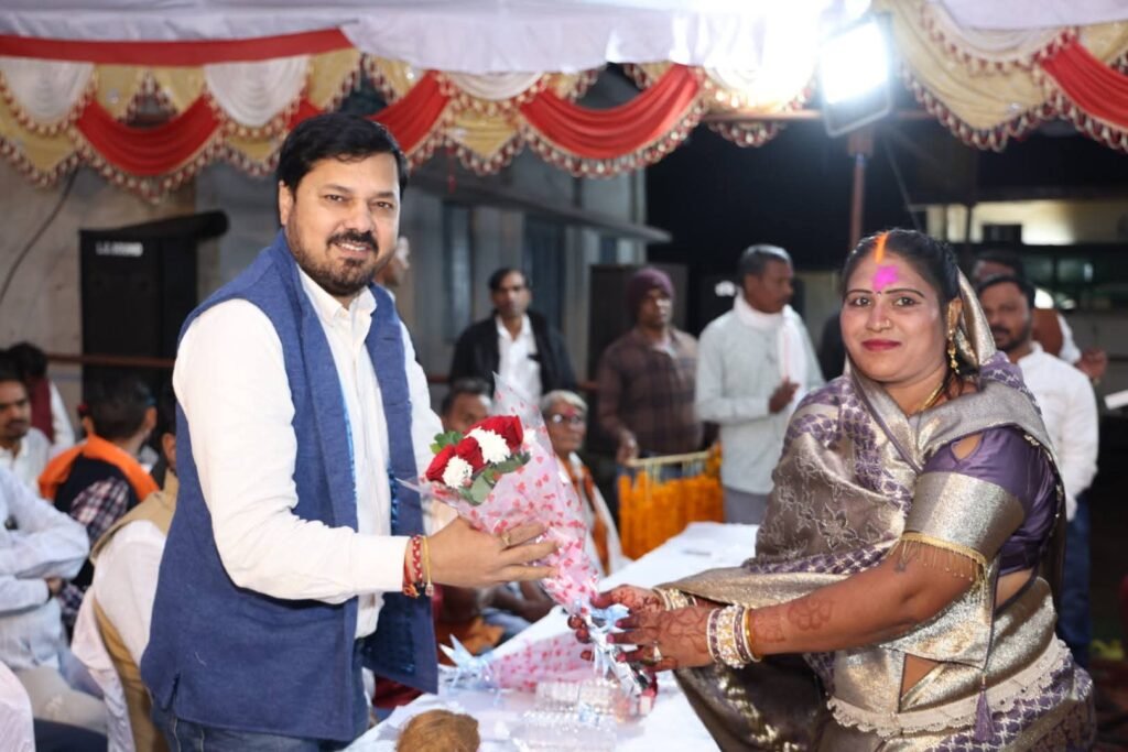 Ganiyari Madai Mela : गनियारी मड़ई मेले में पहुंचे MLA अनुज शर्मा…! छत्तीसगढ़ी संस्कृति के संरक्षण का दिया संदेश