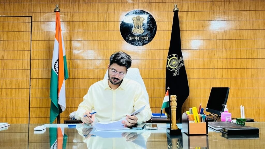 Bureaucracy : बड़ी प्रशासनिक खबर…छत्तीसगढ़ कैडर के IAS दीपक सोनी को केंद्र में बड़ी जिम्मेदारी…पांच साल के लिए केंद्रीय प्रतिनियुक्ति