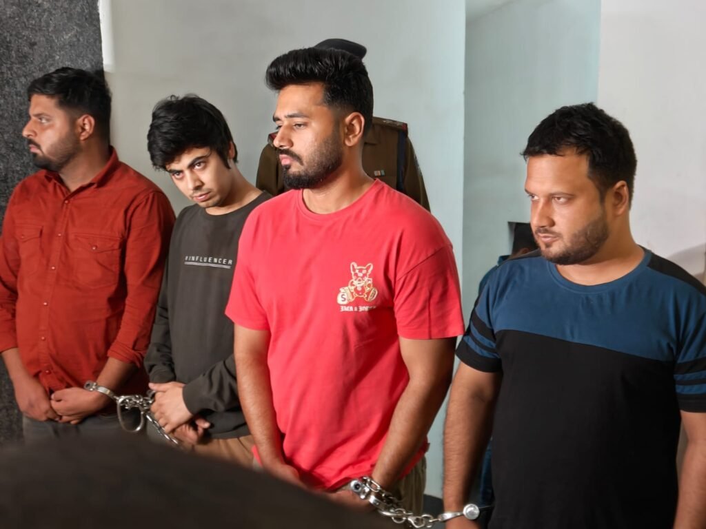 Online Gambling Bust : रायपुर में ऑनलाइन सट्टा गिरोह का बड़ा खुलासा…! 17 लाख कैश…7 मोबाइल…4 पासबुक, 27 ATM बरामद…4 गिरफ्तार…यहां देखें Video