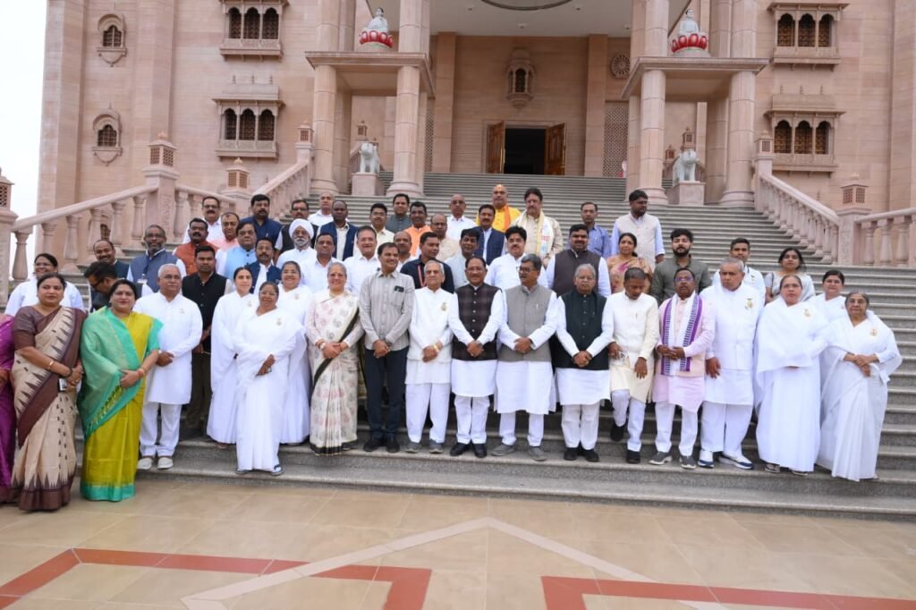 Brahma Bhog : विधानसभा सदस्यों के लिए ब्रह्मा भोजन का आयोजन…! मुख्यमंत्री साय ने की सेवा भाव की सराहना