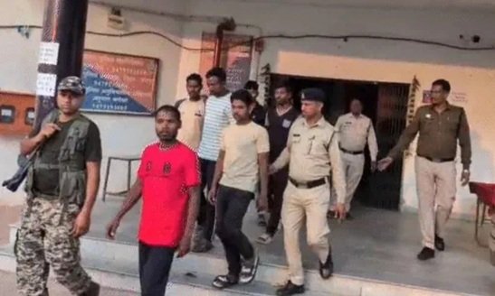 Child Protection : जशपुर से सनसनीखेज मामला…! 13 साल की मासूम को नशेड़ियों ने घेरकर किया गैंगरेप…9 आरोपी गिरफ्तार