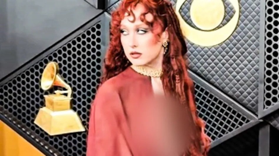 Grammy Awards 2026 : OMG…रेड कारपेट पर एक्ट्रेस ‘टॉपलेस’…! सिंगर चैपल रोन का बोल्ड अवतार…यहां देखें Video