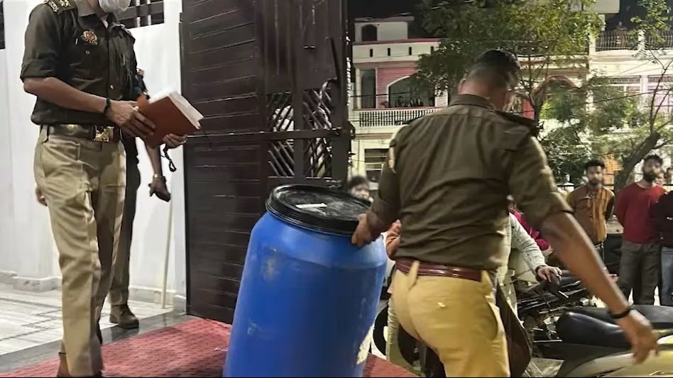 Killer Son : पिता की हत्या कर ड्रम में भरने वाले मामले में चौंकाने वाले खुलासे…! रामलीला में ‘रावण’ बनता बेटा इस बात से था नाराज…जांच के घेरे में बहन की भूमिका…रोंगटे खड़े करने वाले आरोपी की स्वीकारोक्ति…यहां देखें VIDEO