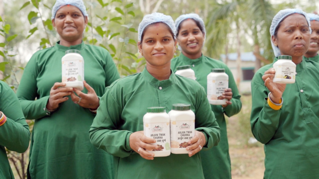 PM Tribal Development Mission : एलोवेरा आधारित पर्सनल केयर उत्पादों से पहचान बना रहा दुगली का वन धन विकास केंद्र, आदिवासी महिलाएं बनी आत्मनिर्भर