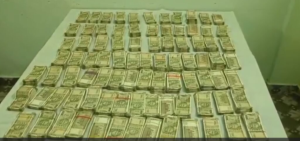 Anti Naxal Operation : बिग ब्रेकिंग…माओवादियों का 46,000,000 लाख से अधिक का कैश जब्त…! गरियाबंद पुलिस की सफलता…यहां देखें Video