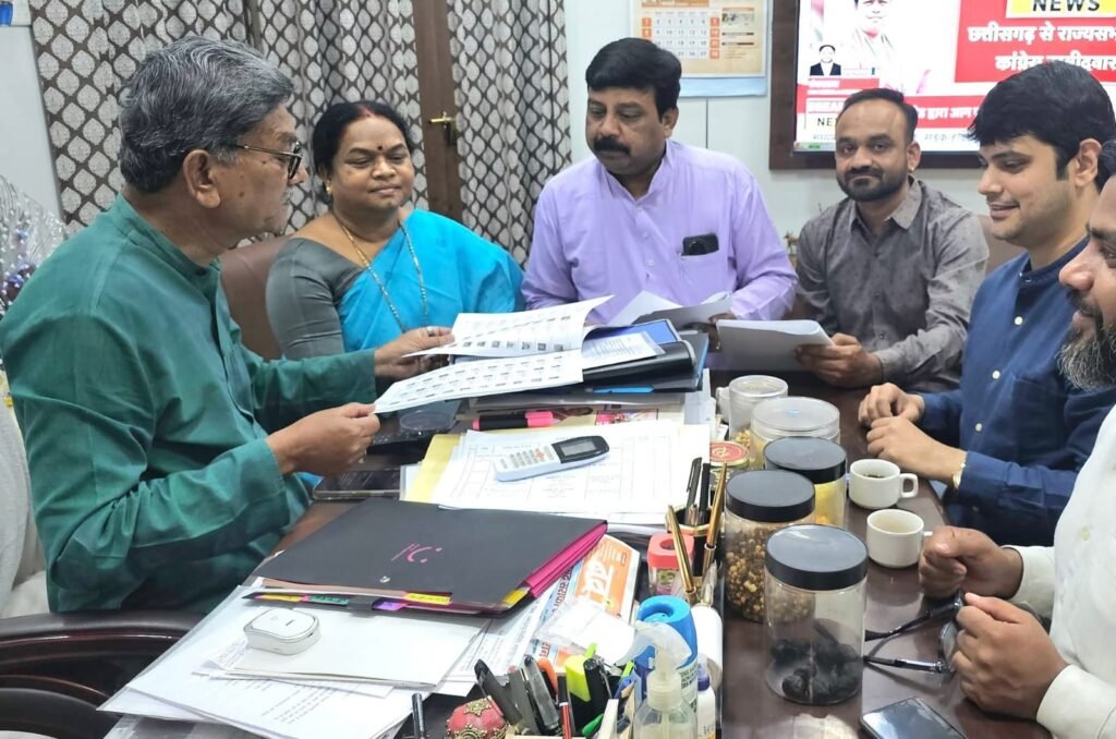 Name Filing : राज्यसभा सीटों को लेकर सियासी हलचल तेज…! मैदान में डॉ. चरणदास महंत…फूलोदेवी नेताम के साथ फार्म भरने की तैयारी में बैठक