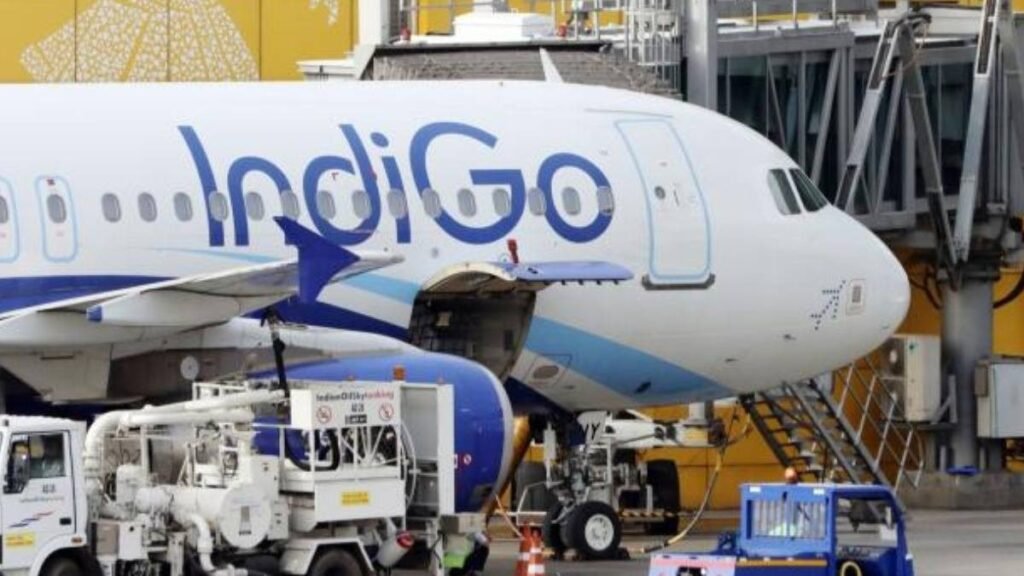 Emergency Landing : बिग ब्रेकिंग…! IGI एयरपोर्ट पर अलर्ट…इंडिगो फ्लाइट की इमरजेंसी लैंडिंग…मौत को छूकर निकले 161 यात्री…पायलट ने बचाई बड़ी दुर्घटना