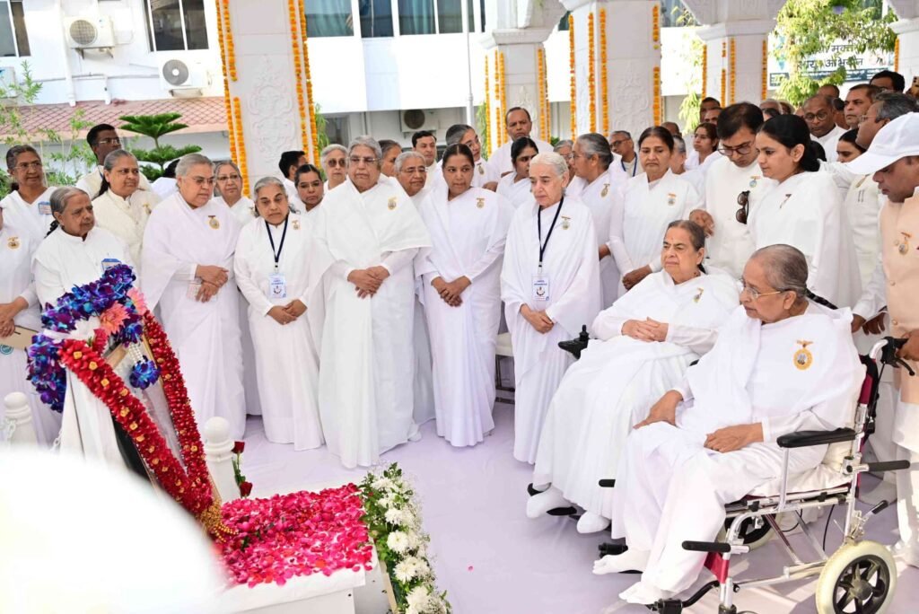 Dadi Hriday Mohini Shradhanjali : दादी हृदयमोहिनी की 5वीं पुण्यतिथि…! आबू रोड में भावुक भक्तों ने दी भावभीनी श्रद्धांजलि…उमड़ा सैलाब…यहां देखें