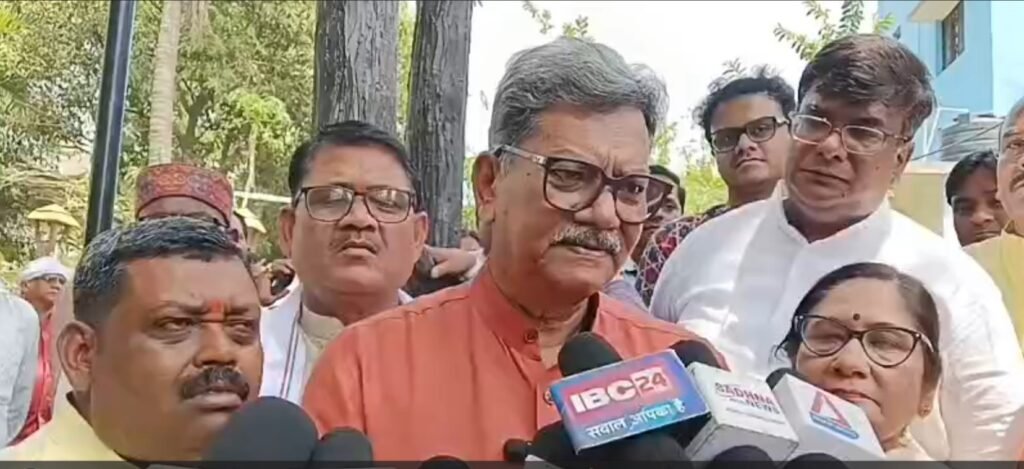 Naxal Surrender : BJP राज में नक्सली सरेंडर…कांग्रेस काल में क्यों रही खामोशी…? Surrender को लेकर उठे सवाल…महंत ने दिया चौंकाने वाला जवाब…यहां सुनिए VIDEO