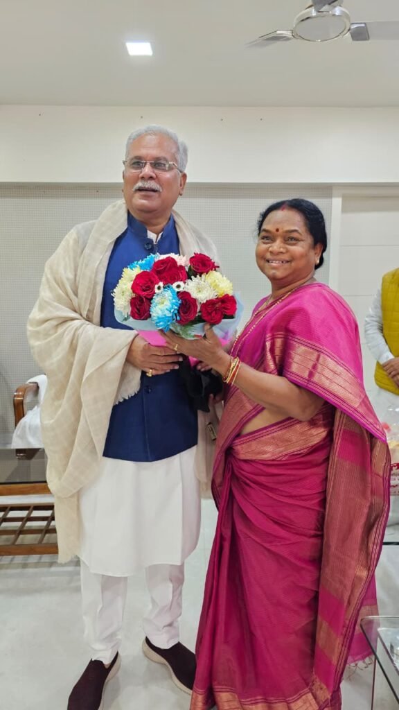 CG Rajya Sabha Elections : कांग्रेस ने स्थानीय चेहरे पर जताया भरोसा…! फूलोदेवी नेताम को दोबारा बनाया उम्मीदवार…Ex CM ने दी बधाई