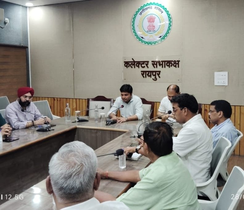 Chambers Initiative : चैंबर की पहल रंग लाई…! रायपुर कलेक्ट्रेट बैठक का बड़ा फैसला…उद्योगों को अब नियमित मिलेगा गैस सिलेंडर