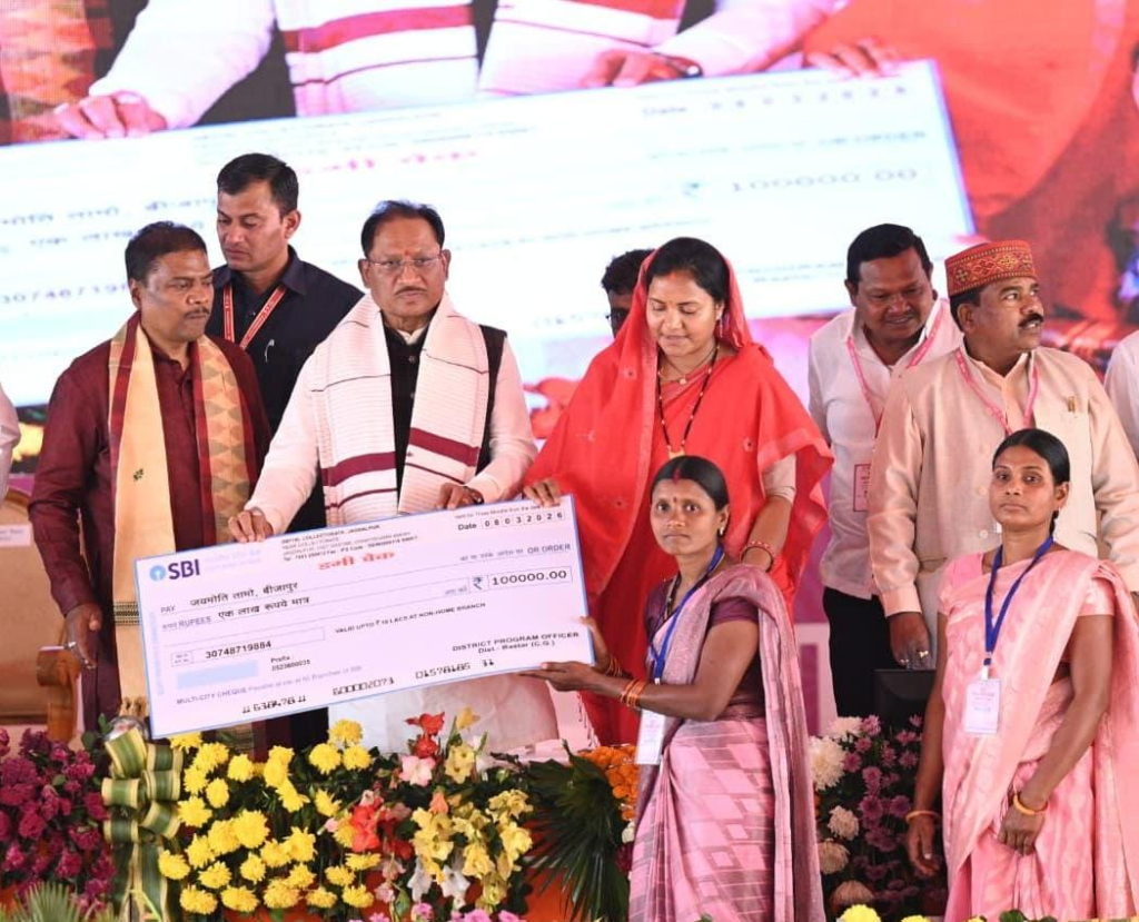 CM Vishnu : महतारी वंदन योजना से मातृशक्ति को मिला आर्थिक संबल, बस्तर की धरती से मातृशक्ति को बड़ा संबल, महतारी वंदन योजना की 25वीं किश्त जारी