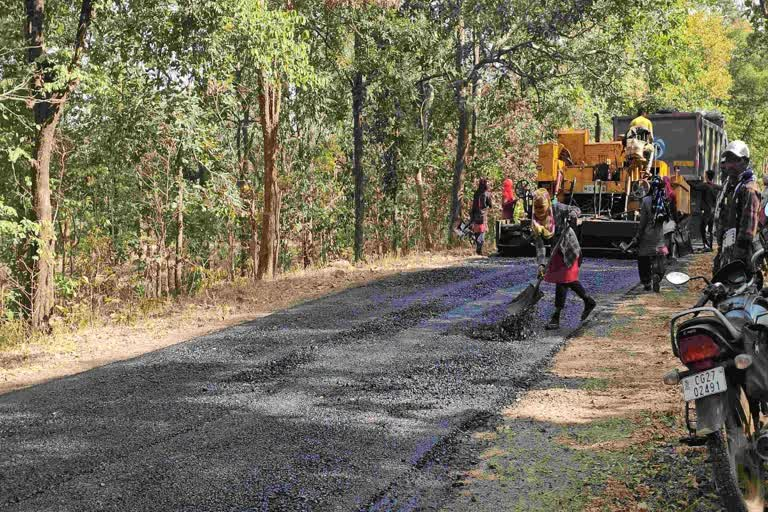 PMGSY-I : नक्सल प्रभावित क्षेत्रों में सड़क निर्माण को मिलेगी नई रफ्तार, बस्तर के दूरस्थ इलाकों तक सड़क पहुंचाने की दिशा में बड़ा फैसला…केंद्र सरकार ने RCPLWEA और PMGSY-I की अवधि 31 मार्च 2027 तक बढ़ाई