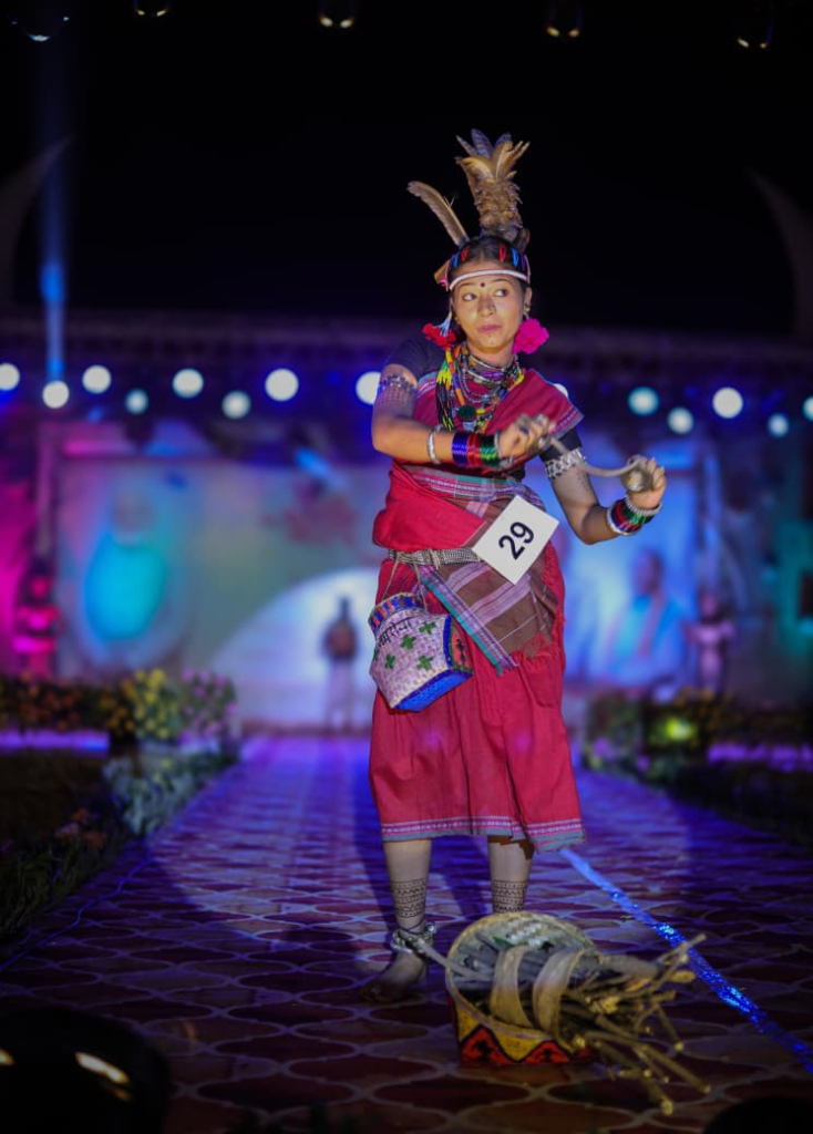 Adi Parv 2026 : अबूझमाड़ की बेटी वनिता नेताम ने ‘आदि पर्व 2026’ में रचा इतिहास…वर्ल्ड रिकॉर्ड में दर्ज हुआ नाम