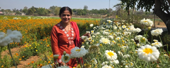 CG BIHAAN : बिहान योजना से खिला रत्ना का भविष्य- फूलों की खेती से बनीं सफल उद्यमी