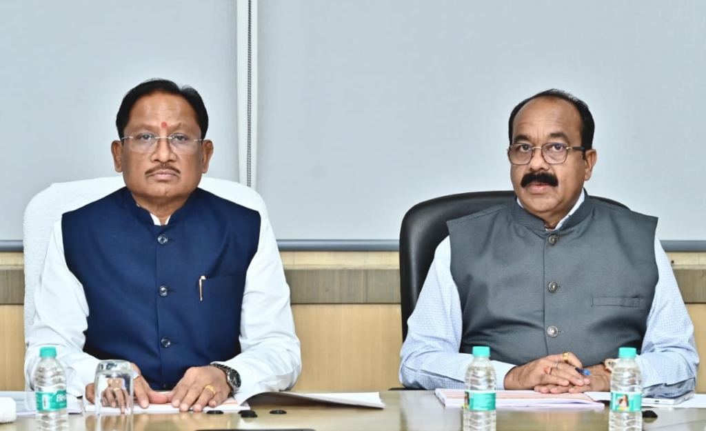 CM Vishnu : सड़क निर्माण में गुणवत्ता से समझौता नहीं होगा, निर्माण के दौरान ही फील्ड में जाकर नियमित निरीक्षण करें अधिकारी, लापरवाही पर कार्रवाई और ठेकेदार होंगे ब्लैकलिस्ट