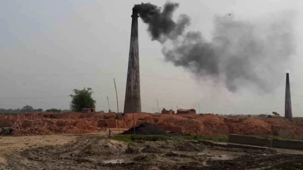 Pollution Control : प्रदूषण फैलाने वालों पर बड़ी कार्रवाई…! 30 उद्योगों का उत्पादन बंद…28.92 लाख की वसूली…कई यूनिट्स पर गिरी गाज