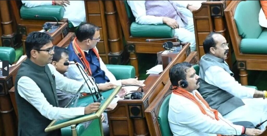 CG Housing Board : बिग ब्रेकिंग…विधानसभा से बड़ा फैसला…! 3050 करोड़ की परियोजनाओं के साथ हाउसिंग सेक्टर में बड़ा बदलाव…5 शहर मिलकर बनेंगे शहरी कॉरिडोर