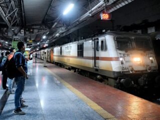 Indian Railways: Relief for Rail Passengers! Additional AC-3 and Sleeper Coaches Added to Shalimar-LTT Train—Confirmed Berths Secured.