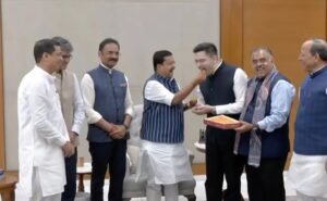 AAP Crisis: The Biggest Rebellion in AAP...! Raghav Chadha Joins BJP... Nitin Nabin Offers Sweets.